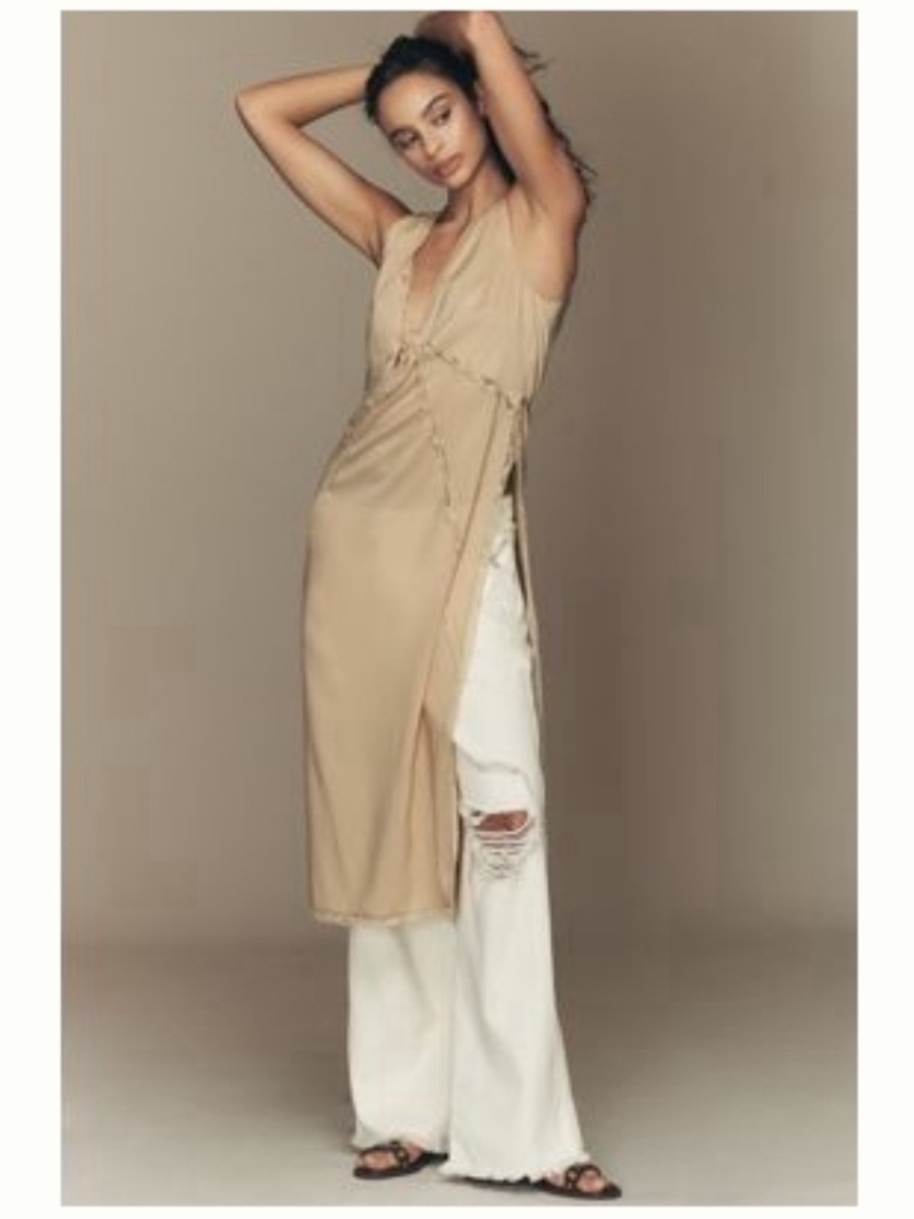 Vare Mare Silky Sleeveless V.
Neck Tunic